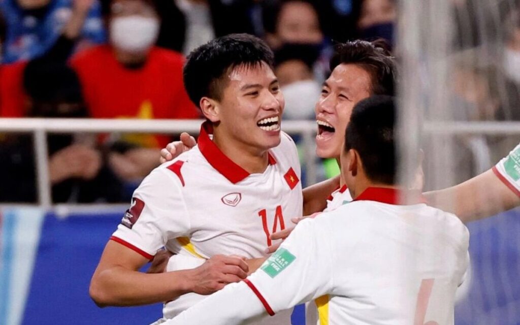 Nguyễn Thanh Bình cầu thủ sinh năm 2000 xé lưới Nhật Bản