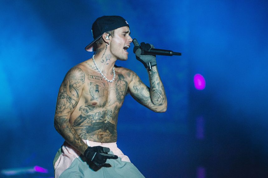 Justin Bieber bán toàn bộ ca khúc của mình giá 200 triệu USD