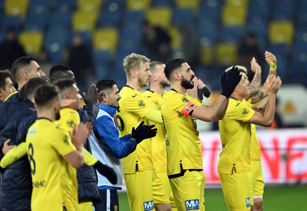 Nhận định trận đấu Ankaragucu vs Besiktas JK lúc 21h45 ngày 18/01 