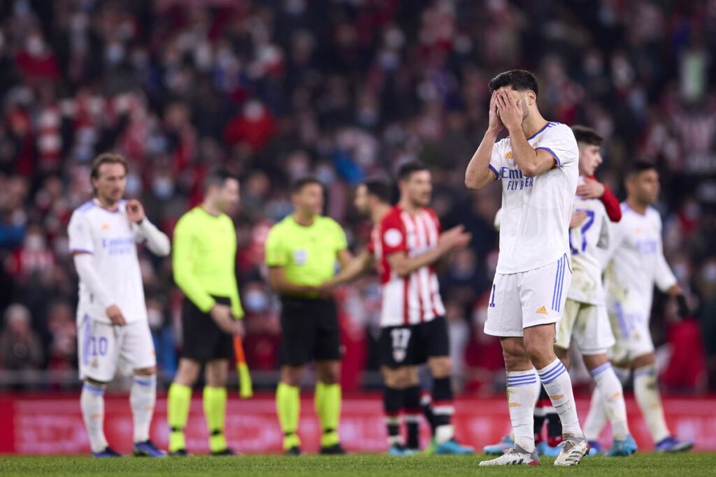 Benzema giúp Real Madrid ghi điểm