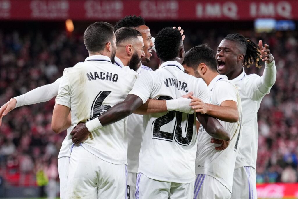 Benzema giúp Real Madrid ghi điểm