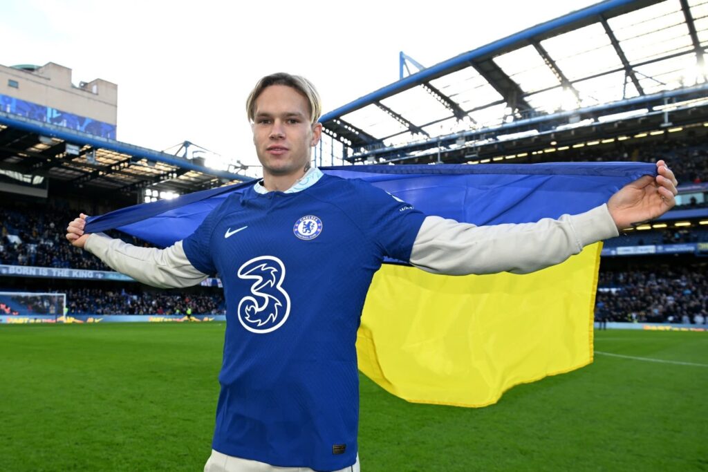 Chelsea mua Mykhailo Mudryk