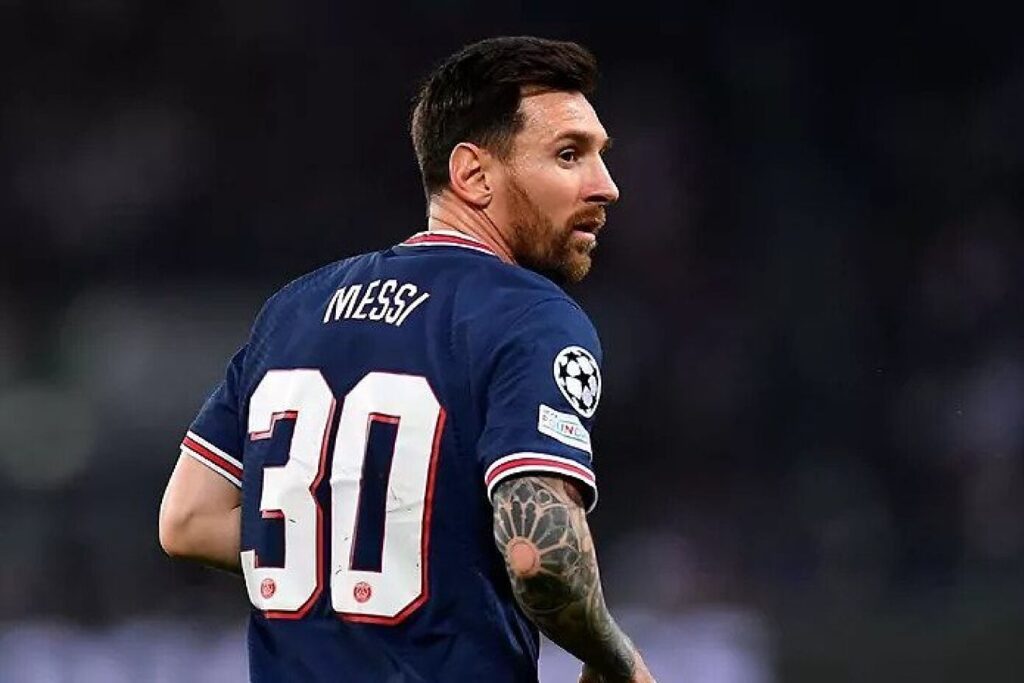 Messi không sang Saudi Arabia, ở lại PSG