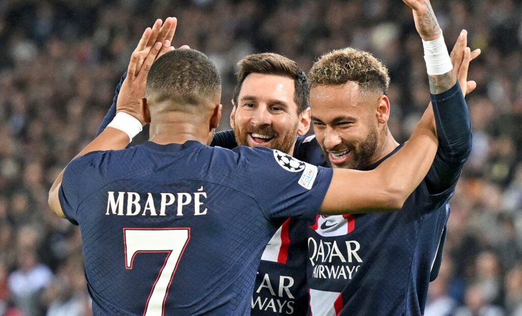 Messi và Neymar khiến PSG thua