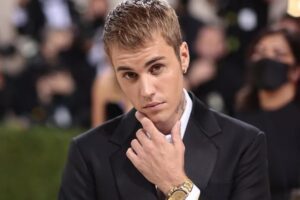 Khối tài sản khuếch xù của Justin Bieber sau khi bán toàn bộ bản quyền bài hát.