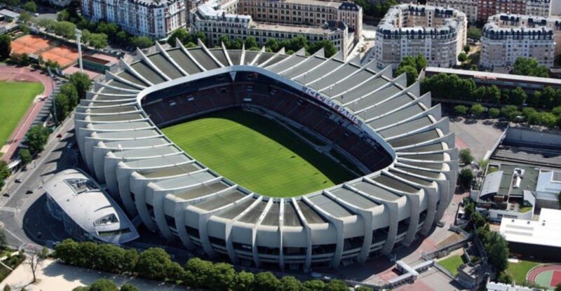 Sân vận động Công viên các hoàng tử_ Sân nhà của câu lạc bộ bóng đá Paris Satint Germain