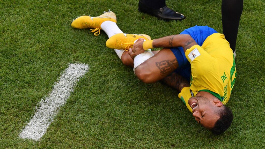 Neymar: Cầu thủ ngôi sao bị fan mỉa mai vì các lần chấn thương