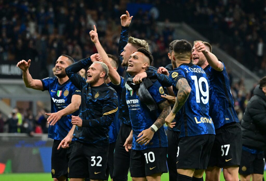 Inter vào bán kết Coppa Italia