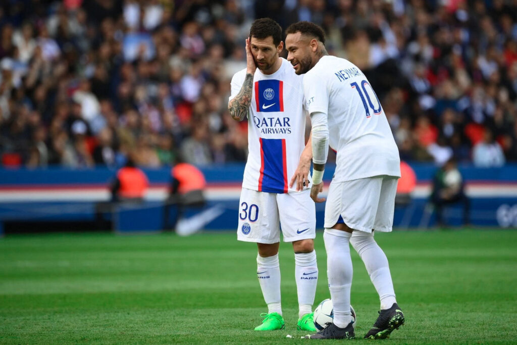 Messi và Neymar rời PSG
