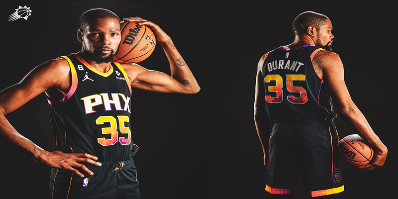 Kevin Durant ra mắt Phoenix Suns chiến thắng Charlotte Hornets 91-105
