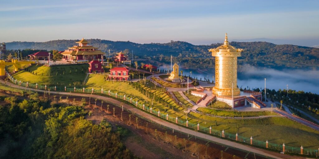Samten Hills Dalat - Bảo Tháp Kinh Luân dát vàng lớn nhất thế giới