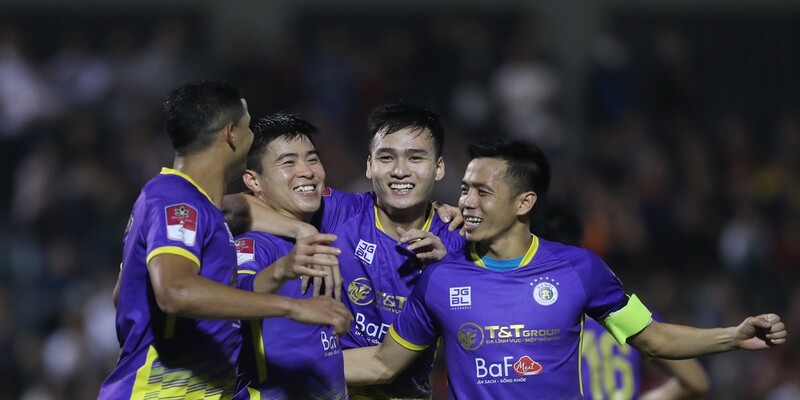 Trước khi V League vinh danh, Văn Quyết từng đoạt giải Quả bóng vàng 2022