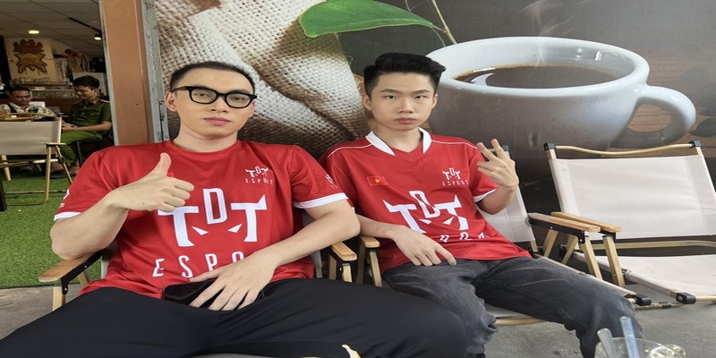 Cả hai tuyển thủ Yiwei và ProE hội ngộ tại gã nhà giàu TDT