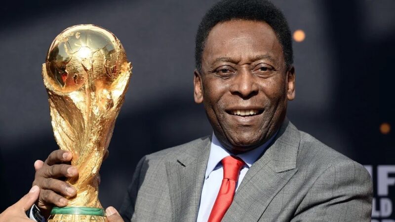 các cầu thủ nổi tiếng - Huyền thoại bóng đá Pele