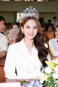 Cô nàng sẽ vẫn tiếp tục đại diện Việt Nam tại Miss World
