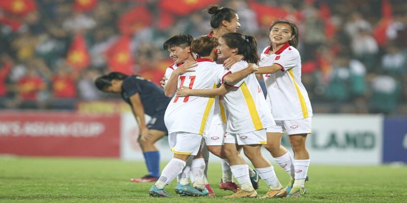 U20 nữ Việt Nam áp đảo Singapore ngay từ khi nhập cuộc